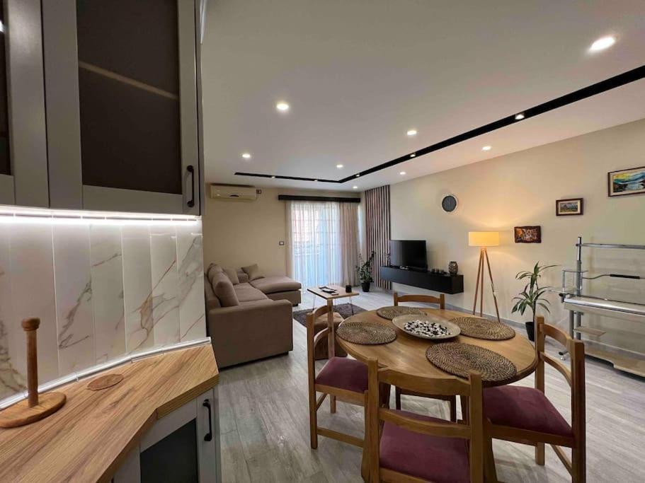 Great Apartament Near Lake & Blloku Area ติรานา ภายนอก รูปภาพ