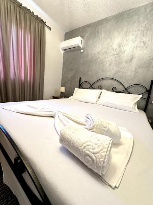 Great Apartament Near Lake & Blloku Area ติรานา ภายนอก รูปภาพ